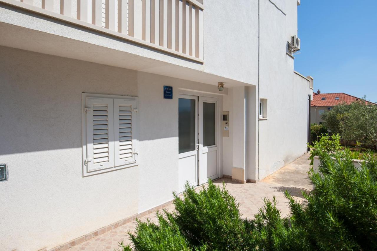 Mazuranic Apartments Bol Exterior photo
